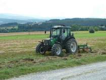 Valtra 700 bei der Feldarbeit in Fulda-Dietershan, August 2012