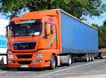 

August 2012/ ein Typenschild hat er leider nicht, der MAN Sattelzug von Wesseler
aus dem Raum Osnabr�ck...