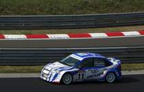 Lada Granta, Team Demfi. Demfi (Hauptsponsor des Rennwagens) ist eine russische Fahrwerk-produzer Firma.
Aufnahmedatum: Erste Wochenende, Mai 2012.