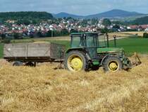 JohnDeere 2250 bei der Getreideernte, August 2012 
