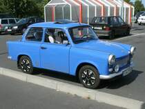 Wieder hatte ich das Glck einen Trabant 601 vor einem Supermarkt in Bergen/Rgen zufotografieren.Aufnahme vom 15.August 2012.