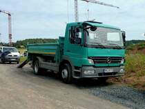 MB Atego steht auf einer Baustelle in 36100 Petersberg-Marbach, August 2012
