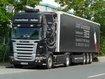 Scania R500 von  Josef Gmeinwieser  wartet in einem Nrnberger Industriegebiet auf seinen nchsten Einsatz, 07.06.2012