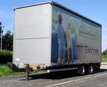 August 2012 /  zwei Freunde   -  auf einem Tandem-Anhnger touren sie durch die Republik...