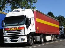 August 2012 / bei der Spedition Solle aus dem Raum Hamm ist der IVECO - Stralis im Dienst - 450 PS bringt der Motor auf die Strae..