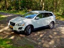 Dieser Volvo XC 60 war am 16.08.2012 auf einer khlen Waldlichtung abgestellt.