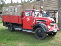 Lschgruppenfahrzeug LF-LKW-TS 8-STA auf Garant 30 K -Feuerwehr- aus dem alten Landkreis Mecklenburg-Strelitz (MST) beim 18. Oldtimer- und Traktoren-Treffen im AGRONEUM in Alt Schwerin [12.08.2012]
