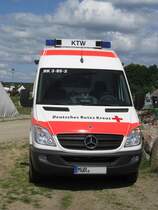 Krankentransportwagen MB  BINZ  des DRK aus dem alten Landkreis Mritz (MR) beim 18. Oldtimer- und Traktoren-Treffen im AGRONEUM in Alt Schwerin [12.08.2012]