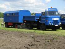 Kipper IFA L 60 mit Anhnger wie er vorwiegend bei der NVA benutzt wurde, aber jetzt als Wohnwagen benutzt wird, aus dem ehem. Kreis Annaberg (ANA) beim 18. Oldtimer- und Traktoren-Treffen im AGRONEUM in Alt Schwerin [12.08.2012]
