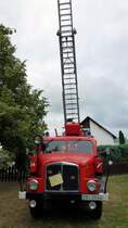 Drehleiter DL 25 Typ S 4000-1 der Freiwillige Feuerwehr Triebes. Zusehn beim Fest 125 Jahre Freiwillige Feuerwehr Triebes. Foto 11.08.2012