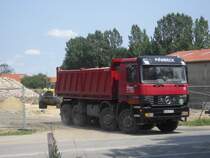 Die Fa. Plambeck aus Cuxhaven am 15.6.2011 mit einem MB Actros Kipper in Otterndorf