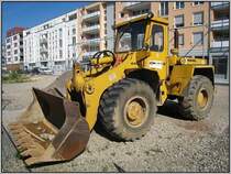 Dieser sch�ne Hanomag-Radlader stand am 03.05.2008 in einem Neubaugebiet in der Karlsruher S�dstadt.