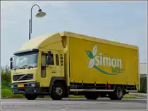 Volvo FL 250 eines Getr�nkelieferanten aufgenommen am 20.08.2012.