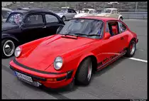 Ein roter Porsche Carrera beim K�fertreffen am 8. Juli 2012 an der Steintrib�ne in N�rnberg.