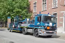 Sattelzugmaschine Mercedes-Benz Actros 1940S mit Kaiser Tieflader der Belgischen Zivilschutz Standort Brasschaat, Aufnahme am 21.07.2012 in Brussel nach Anlass des Nationalfeiertags 