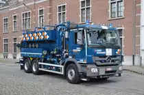 Vakuum-Tankwagen Mercedes-Benz Actros 2641L Aufbau IPSAM TECHNOLOGY NV 
der Belgischen Zivilschutz Standort Brasschaat, Aufnahme am 21.07.2012 in Brussel
nach Anlass des Nationalfeiertags  