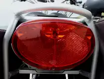 gro�es ovales Fahrradr�cklicht mit LED in NL am 28.06.2012
