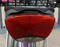 Fahrrad R�cklicht mit Reflektor und LED in NL gesehen am 28.06.2012