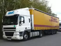 DAF CF von mvt mit DHL Gardinenplanen Sattelauflieger in Herten am 16.04.2012