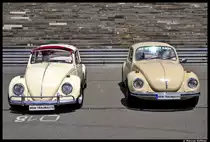 Zwei Volkswagen K�fer am 8. Juli 2012 beim K�fertreffen an der Steintrib�ne in N�rnberg.
