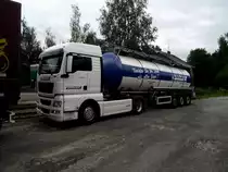 MAN TGX steht am 11.08.12 in Freyung 