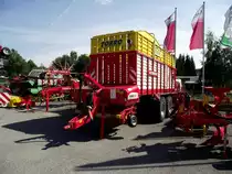 P�ttinger Torro Ladewagen steht am  15.08.12 in Waldkirchen 