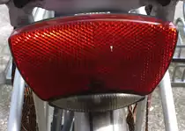 Fahrrad R�cklicht gro�er Reflektor mit LED Standlicht in NL am 29.06.2012