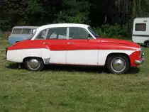 Wartburg 311 de Luxe Limousine aus dem Landkries Pritzwalk (PR) beim 13. Perleberger Oldtimer- und Milit�rfahrzeugtreffen, Flugplatz Perleberg [10.07.2011]
