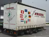 Tandem Anh�nger mit Jumbo Gardinenplanen Wechselbr�cke KRISSEL Transporte gesehen in Herten am 21.08.2012 ( Heckansicht )