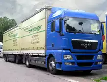 August 2012 / das Gespann besteht aus einem 3 - Achsh�nger , der von einem MAN TGX 18. mit 440 PS gezogen wird..