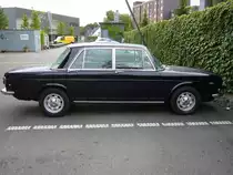 Profilansicht einer Lancia 2000 Limousine. 1970 - 1974. Der Lancia 2000 ist eigentlich die letzte Ausbaustufe des bereits 1960 vorgestellten Flavia. Der 2.0l 4-Zylinderboxermotor leistet 125 PS. Besucherparkplatz der Classic Remise D�sseldorf am 25.08.2012.