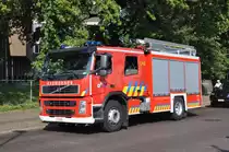 Tankl�schfahrzeug Volvo FM9.300 Aufbau Plastisol & Fire Technics der Feuerwehr Kapellen, Aufnahme am 25.09.2011 in Schoten aus Anlass der Umzug f�r 100 Jahr-Feier  brandweer Schoten 
