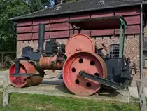 Alte Dampfwalze am Niederrheinischen Freilichtmuseum Grefrath (29.9.11)