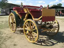 Daimlers Motorkutsche von 1886, Nachbau aus Malchin 2011, anl��lich  125 Jahre Automobil  zusehen beim 18. Oldtimer- und Traktoren-Treffen im AGRONEUM in Alt Schwerin [12.08.2012]
