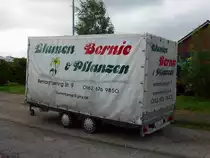 Tandem Anh�nger Blumen & Pflanzen BERNIE Pritsche Plane in Kappeln am 11.09.2011
Heckansicht