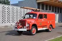 Schlauchwagen mit Vorbaupumpe International Loadstar 1600 Aufbau Landuyt der Feuerwehr Zele, ehemaliges TLF, Aufnahme am 25.09.2011 in Schoten aus Anlass der Umzug f�r 100 Jahr-Feier  brandweer Schoten  