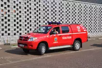 Toyota Hilux der Feuerwehr Gy�ngy�s, Aufnahme am 25.09.2011 in Schoten aus Anlass der Umzug f�r 100 Jahr-Feier  brandweer Schoten 