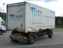 K�GEL Anh�nger mit HERMES LOGISTIK GRUPPE Wechselbr�cke in Herten abgestellt am 10.06.2012 Heckansicht Wechselkoffer mit Rolltor