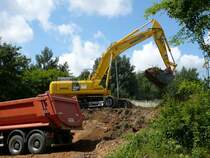 Komatsu PC 350 NLC bei Beladearbeiten in Fulda-Bernhards am 13.06.08