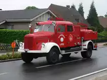 Tankl�schfahrzeug Mercedes-Benz LAF3500 Aufbau Metz der Feuerwehr Lede, ehemaliges TLF der britischen Streitkr�fte in Deutschland, jetzt in Sammlung der Privat Fire Brigade (Aalst), Aufnahme am 30.05.2010 in Wuustwezel aus Anlass der Umzug f�r 175 Jahr-Feier  brandweer Wuustwezel 