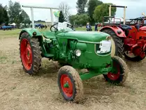 Deutz 4005 steht beim Oldtimertreffen am Baiersr�der Hof, August 2012