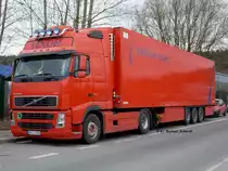 VENDEL Spedition ein VOLVO FH 500 GL XXL wartendt in Herten vor dem Schober Gel�nde am 05032012