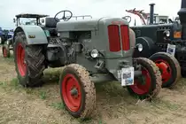 Schl�ter steht beim Oldtimertreffen am Baiersr�der Hof, August 2012