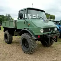 Unimog, steht beim Oldtimertreffen am Baiersr�der Hof, August 2012


