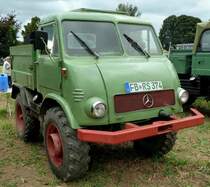 Unimog  Froschauge , gesehen beim Oldtimertreffen am Baiersr�der Hof, August 2012
