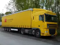 DAF 105 XF gelb NOSTA CARGO mit Krone Sattelauflieger GEORGSMARIENH�TTE GmbH geparkt in Herten am 22.04.2012