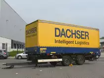Krone Tandem Anh�nger mit DACHSER Intillegent Logistics Wechselbr�cke Pritsche Schiebeplane in Herten abgestellt am 02.05.2012