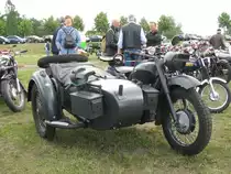 sowjetisches Motorrad  Dnepr  mit Beiwagen, Baujahr ? aus dem Landkreis Bad Doberan (DBR) beim Oldtimertreffen in Gnoien [25.06.2011]
