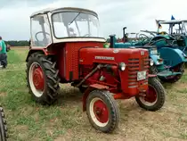 Mc Cormick besucht die Oldtimerausstellung am Baiersr�der Hof, August 2012 