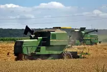 M�hdrescher John Deere 965 beim Einsatz in der N�he von Euskirchen - 10.08.2012